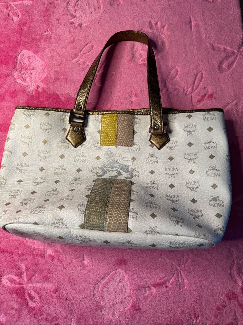 Luxury MCM Cream Visetos Tote J5638 Dark Mustard Trim, Silver Lion Banner - Picture 4 of 11